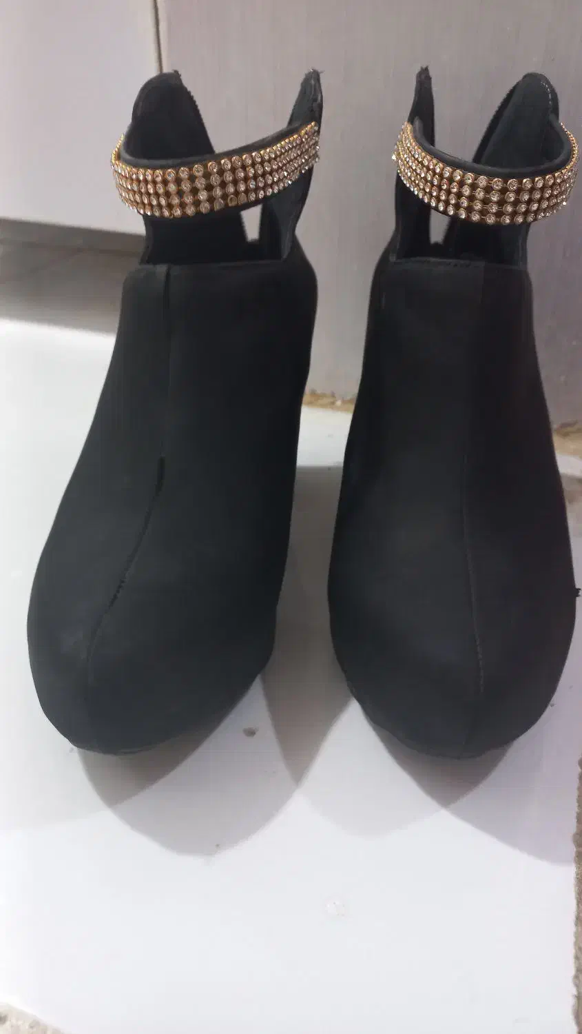 کفش مجلسی|کیف، کفش، کمربند|دهلران, |دیوار