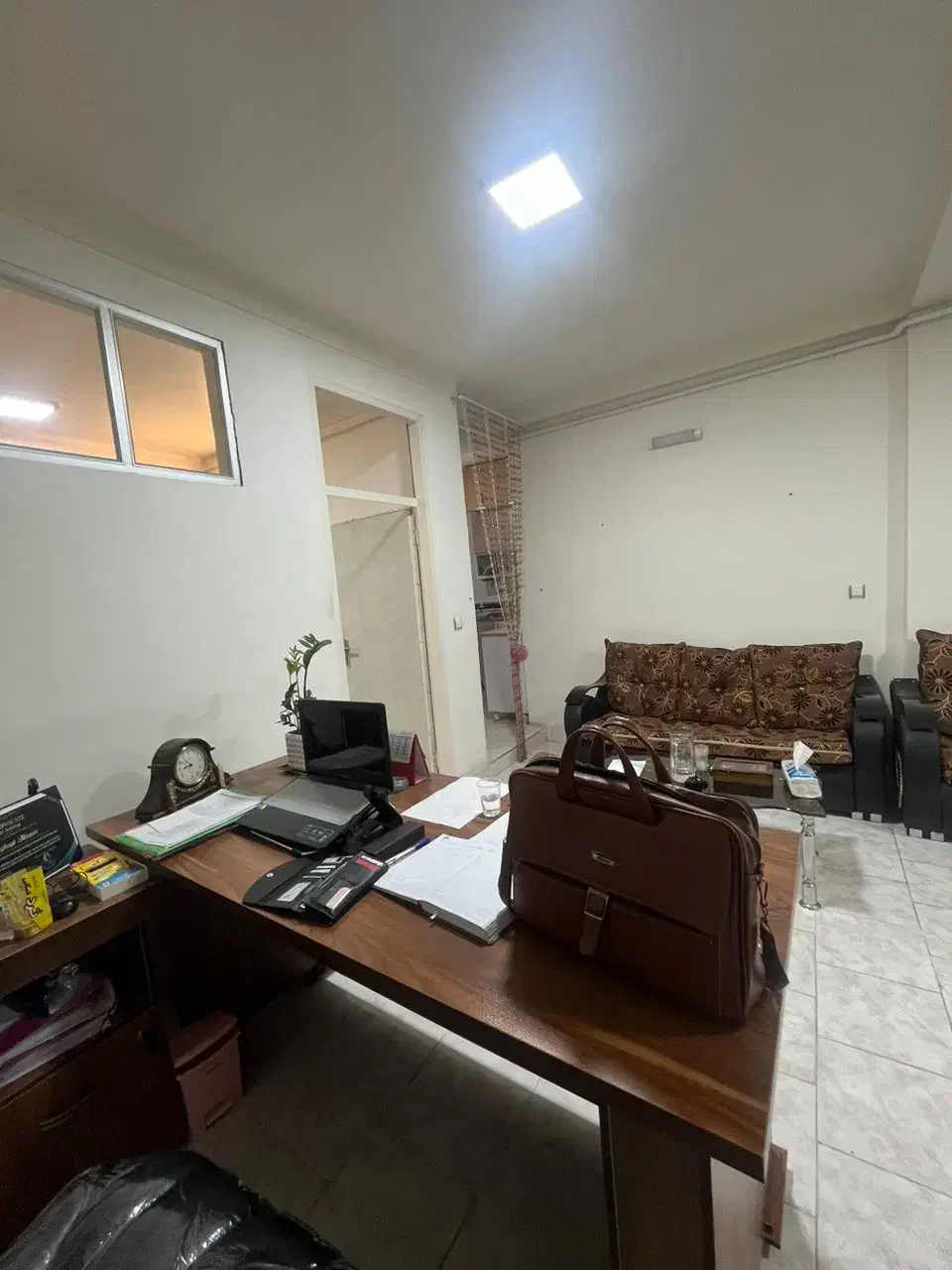 دفتر کار|اجارهٔ دفتر کار، اتاق اداری، مطب|میانه, |دیوار