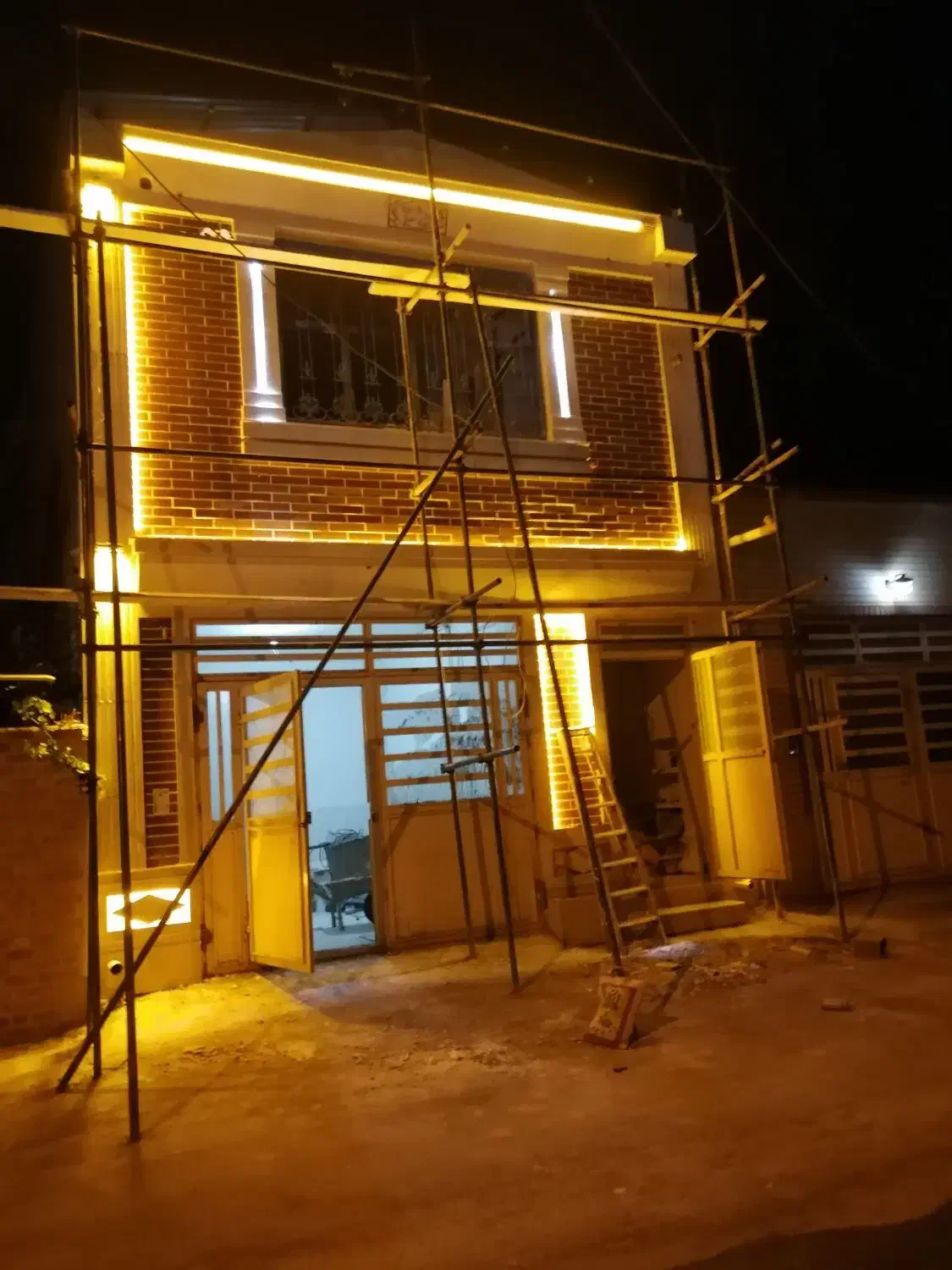 برق کاری و لوله کشی آب و فاضلاب(داخل و خارج شهر)|خدمات پیشه و مهارت|کرمان, |دیوار