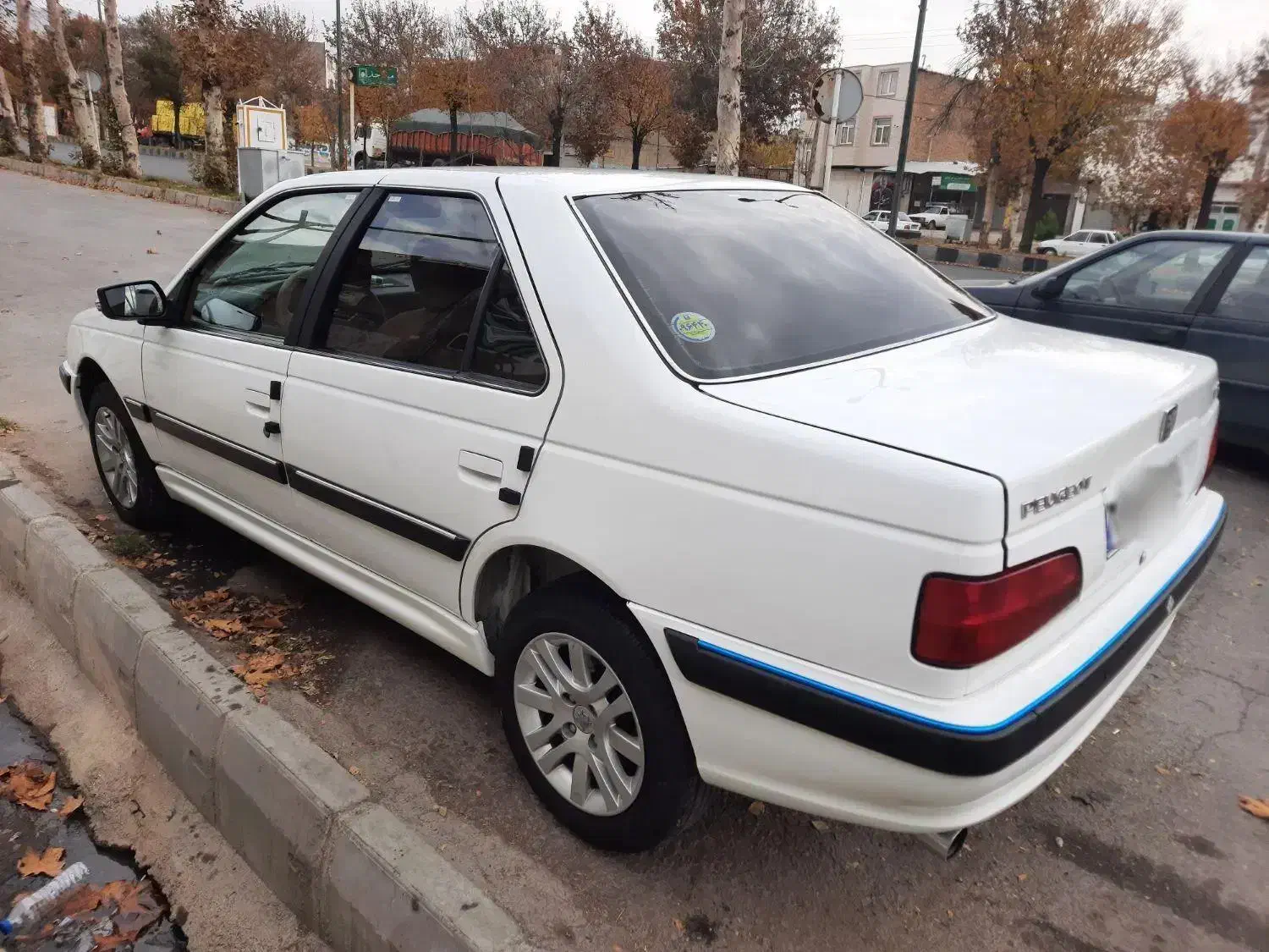 پژو پارس لاکاغذی مدل 401 موتورxu7p|خودرو سواری و وانت|همدان, |دیوار