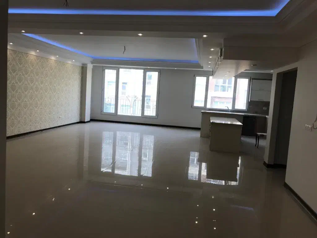 ۲۰۵ متر / فول/ ۳ خواب / ۳ پارکینگ/ کوی لاله