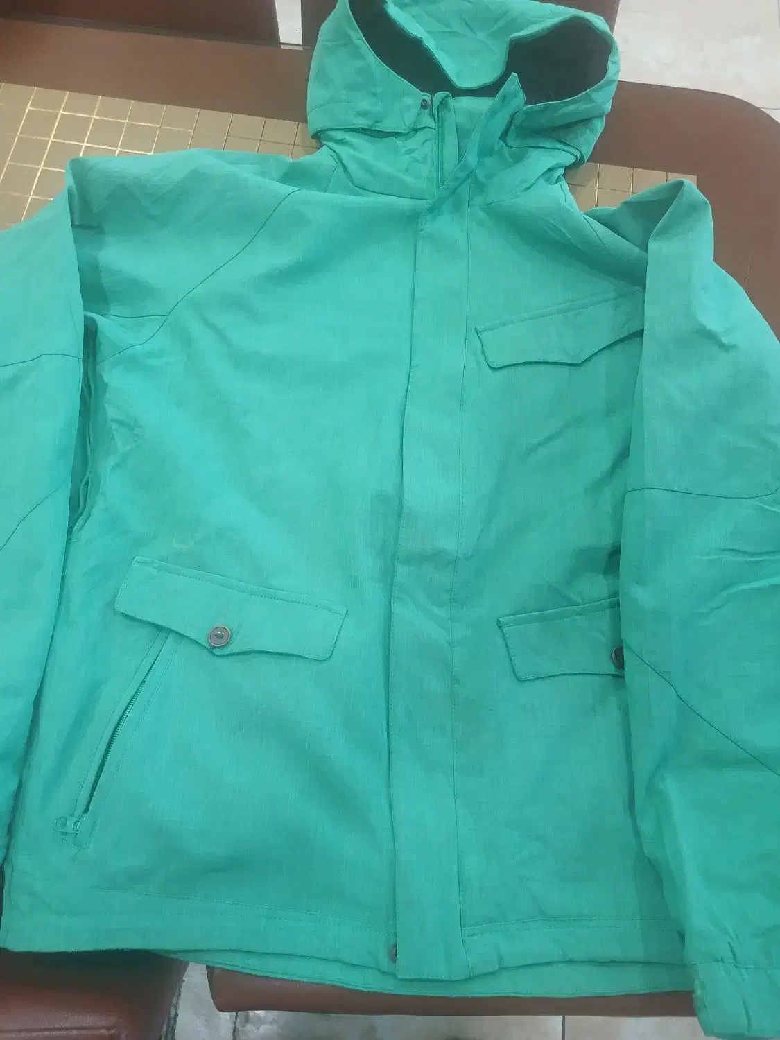 کابشن|لباس|فیروزکوه, |دیوار