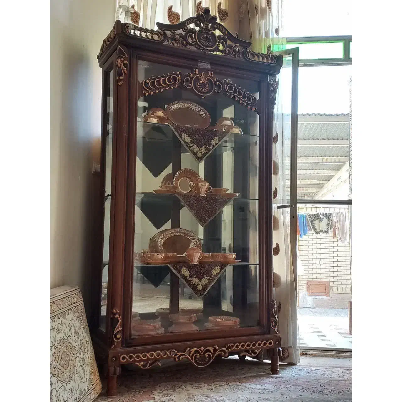 ویترین در حد نو|بوفه، ویترین، کنسول|کاشان, کارگر|دیوار