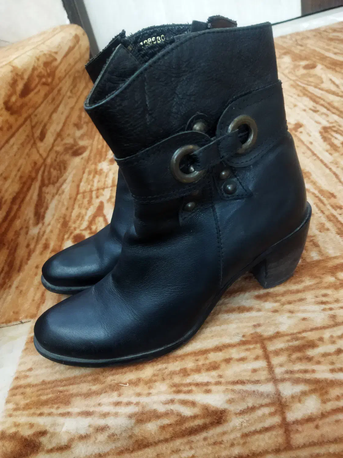 نیم بوت زنانه چرم|کیف، کفش، کمربند|بروجن, |دیوار