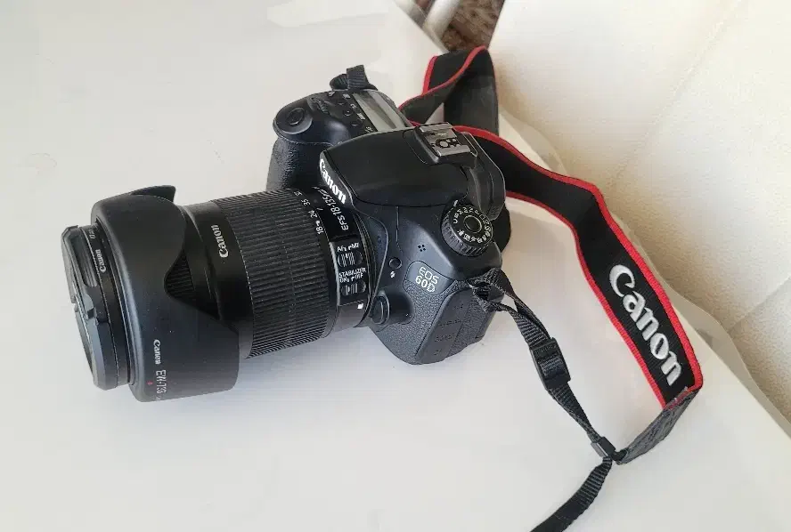 دوربین canon 60D|دوربین عکاسی و فیلمبرداری|همدان, |دیوار