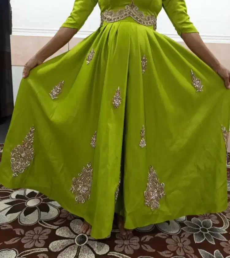 لباس|لباس|قلعه قاضی, |دیوار