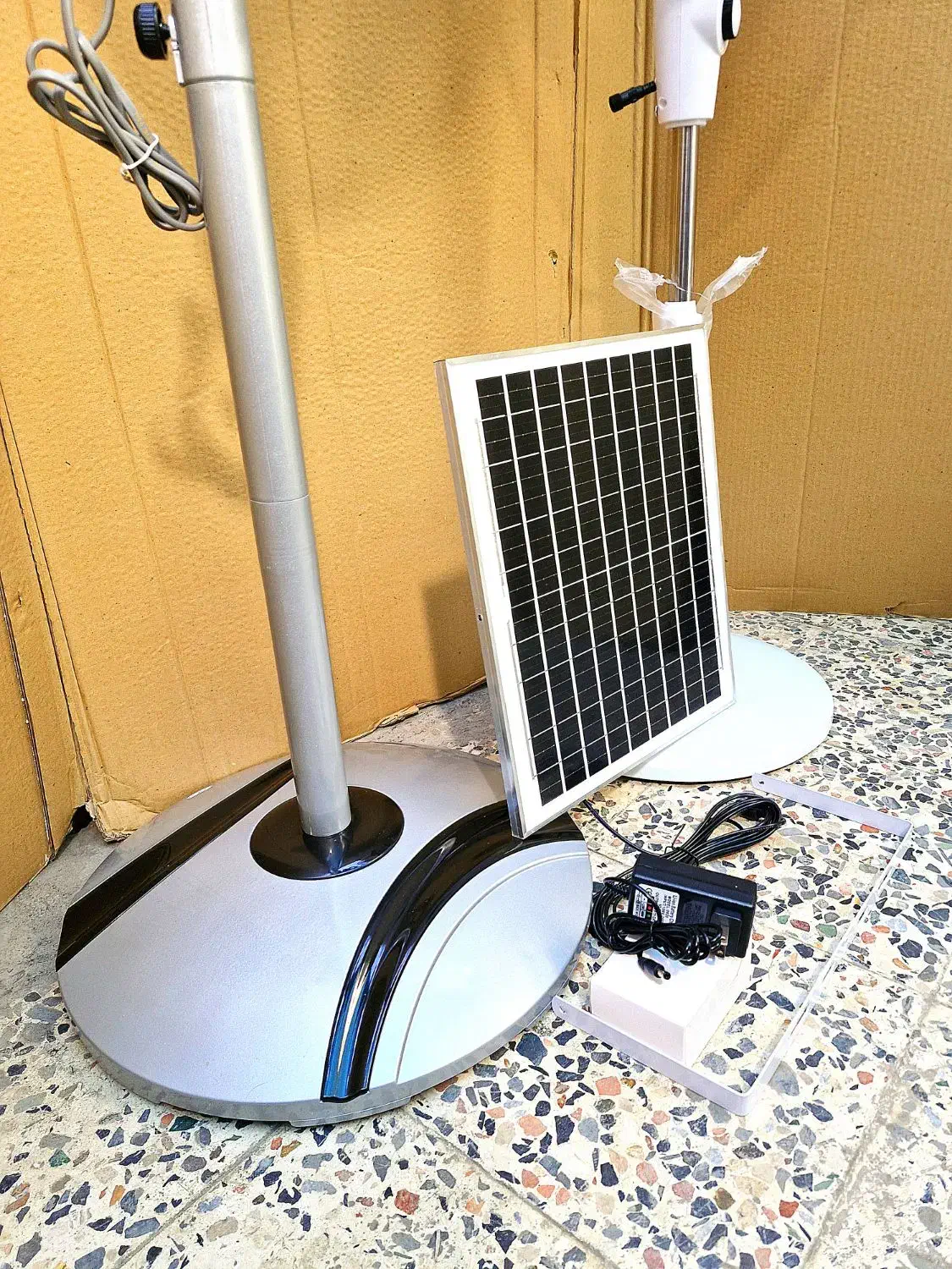 پنکه ایستاده 12 پره|پنکه و تصفیه‌کنندهٔ هوا|اهواز, بیست متری شهرداری|دیوار