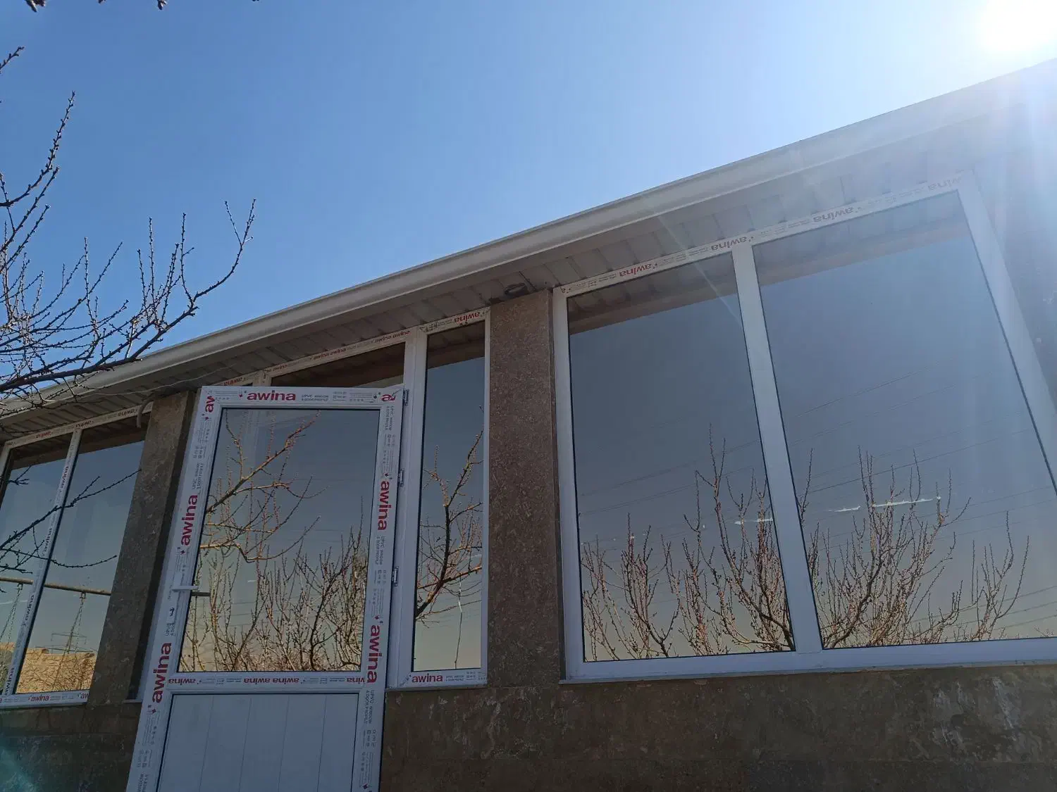 گروه صنعتی آدلی تولید کننده درب و پنجره upvcو شیشه|خدمات پیشه و مهارت|تبریز, |دیوار