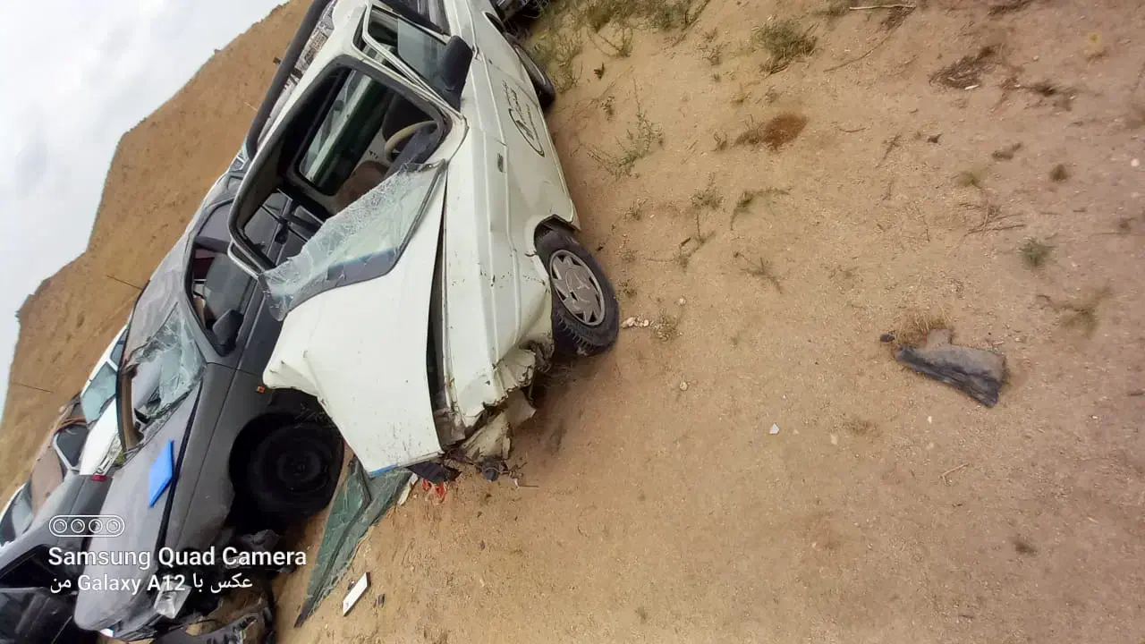 خودروی فرسوده و تصادفی|خودرو سواری و وانت|بروجرد, |دیوار