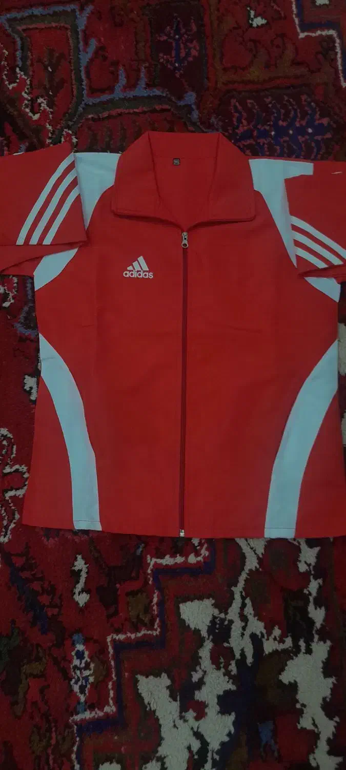 لباس ورزشی|کیف، کفش، کمربند|ایلخچی, |دیوار