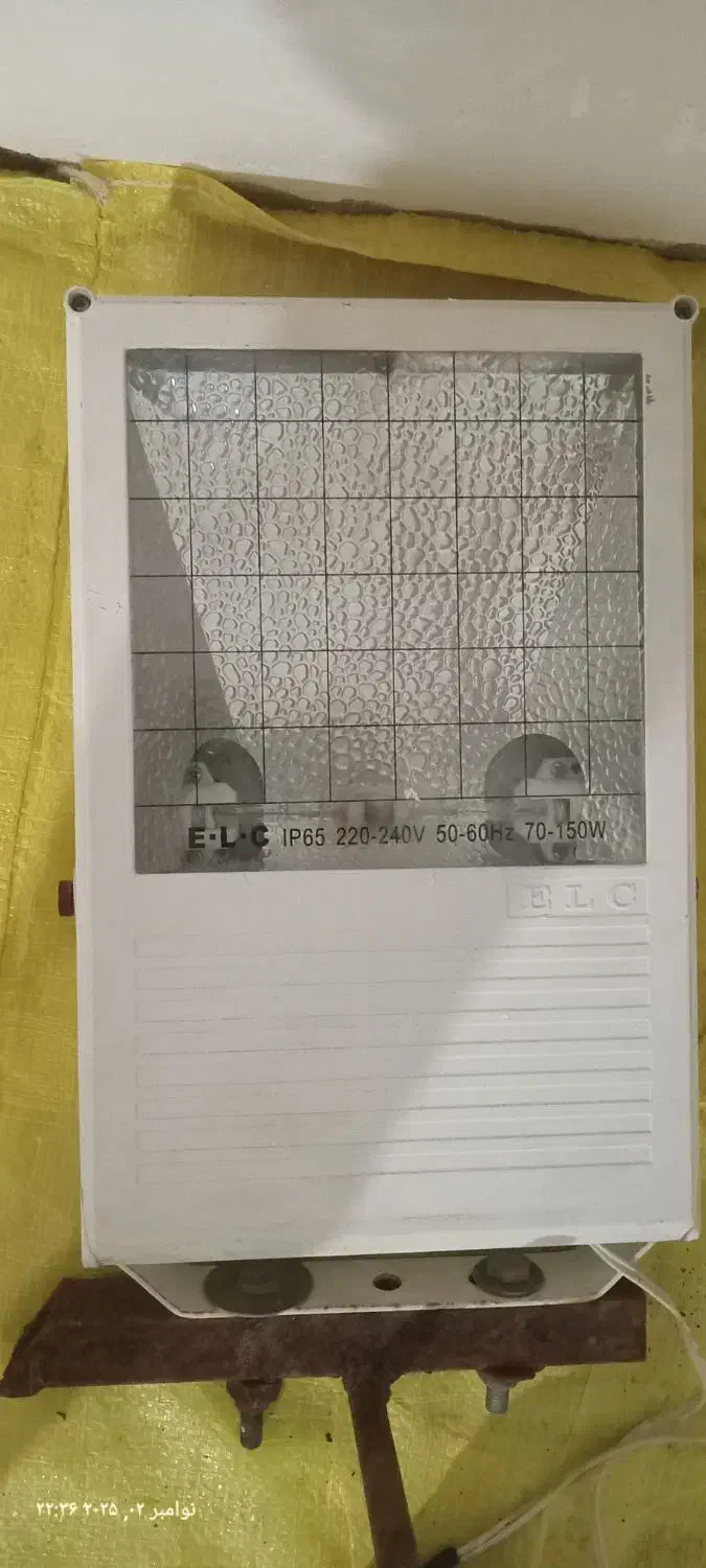 پروژکتور ترانس دار  کاملا سالم|لامپ و چراغ|آبش احمد, |دیوار