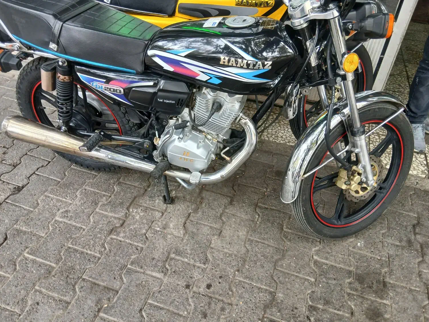 یک عددموتورهمتاز|موتورسیکلت|خوی, |دیوار