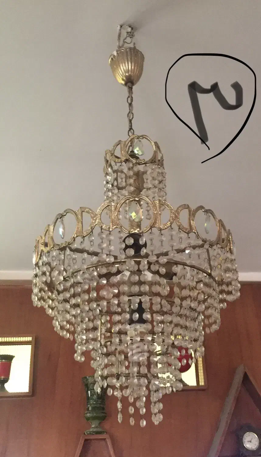 پنج عدد لوستر زیبا و آنتیک خیلی کمتر از قیمت واقعی|لامپ و چراغ|قم, سالاریه|دیوار