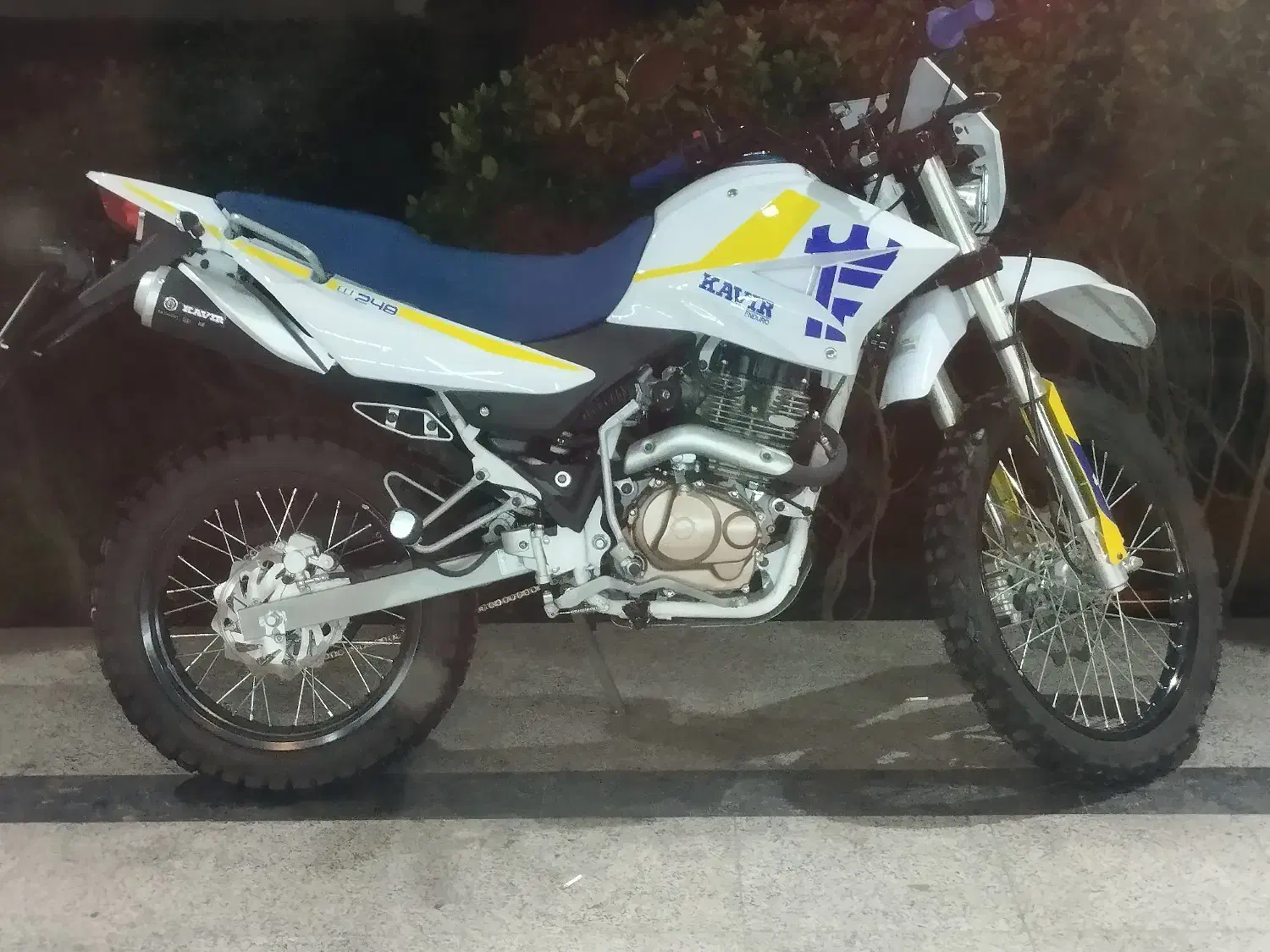 تی 2 بسیار کم کار|موتورسیکلت|رشت, ترمینال|دیوار