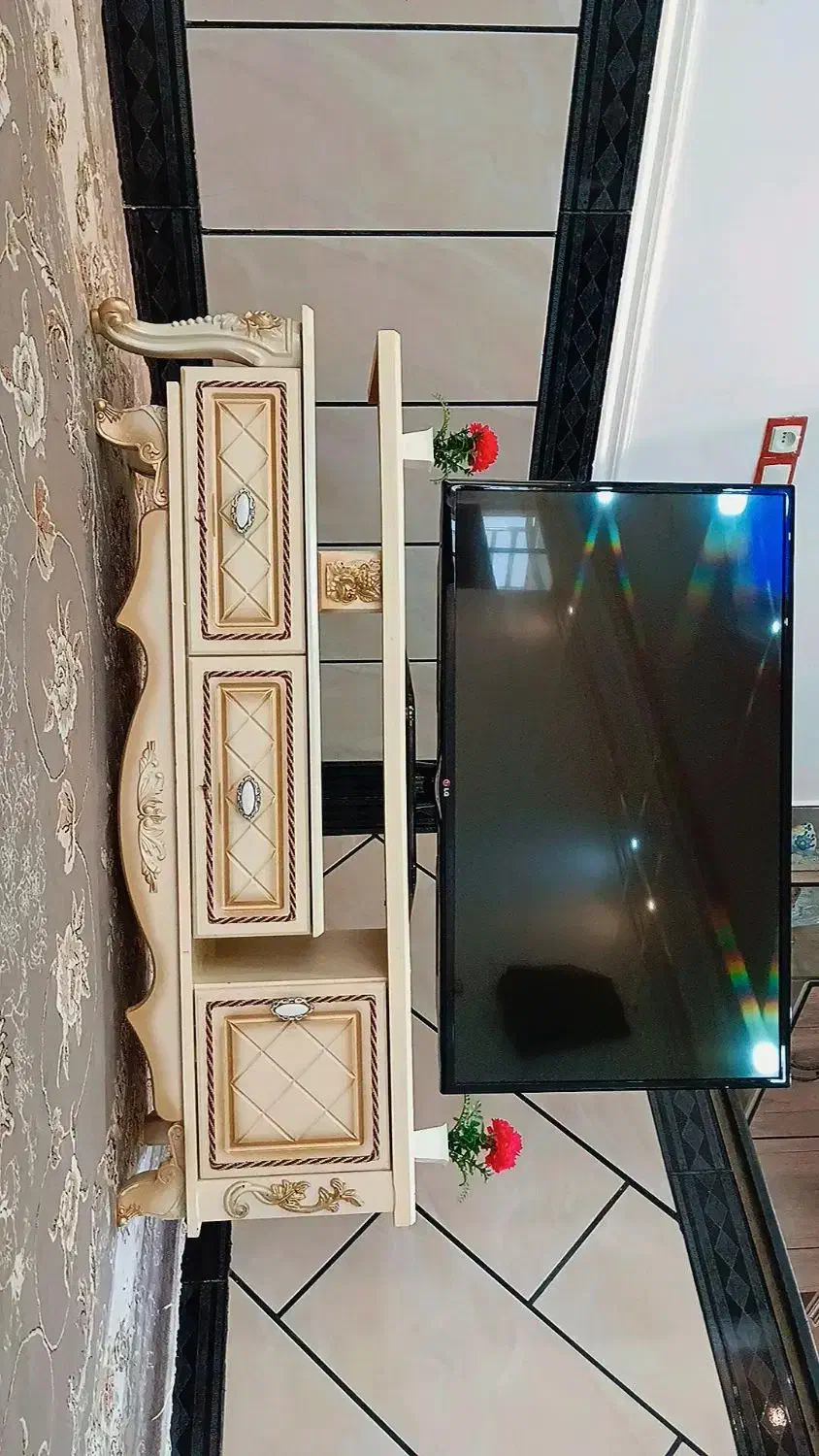 تلویزیون 42ال جی|تلویزیون و پروژکتور|نورآباد, |دیوار