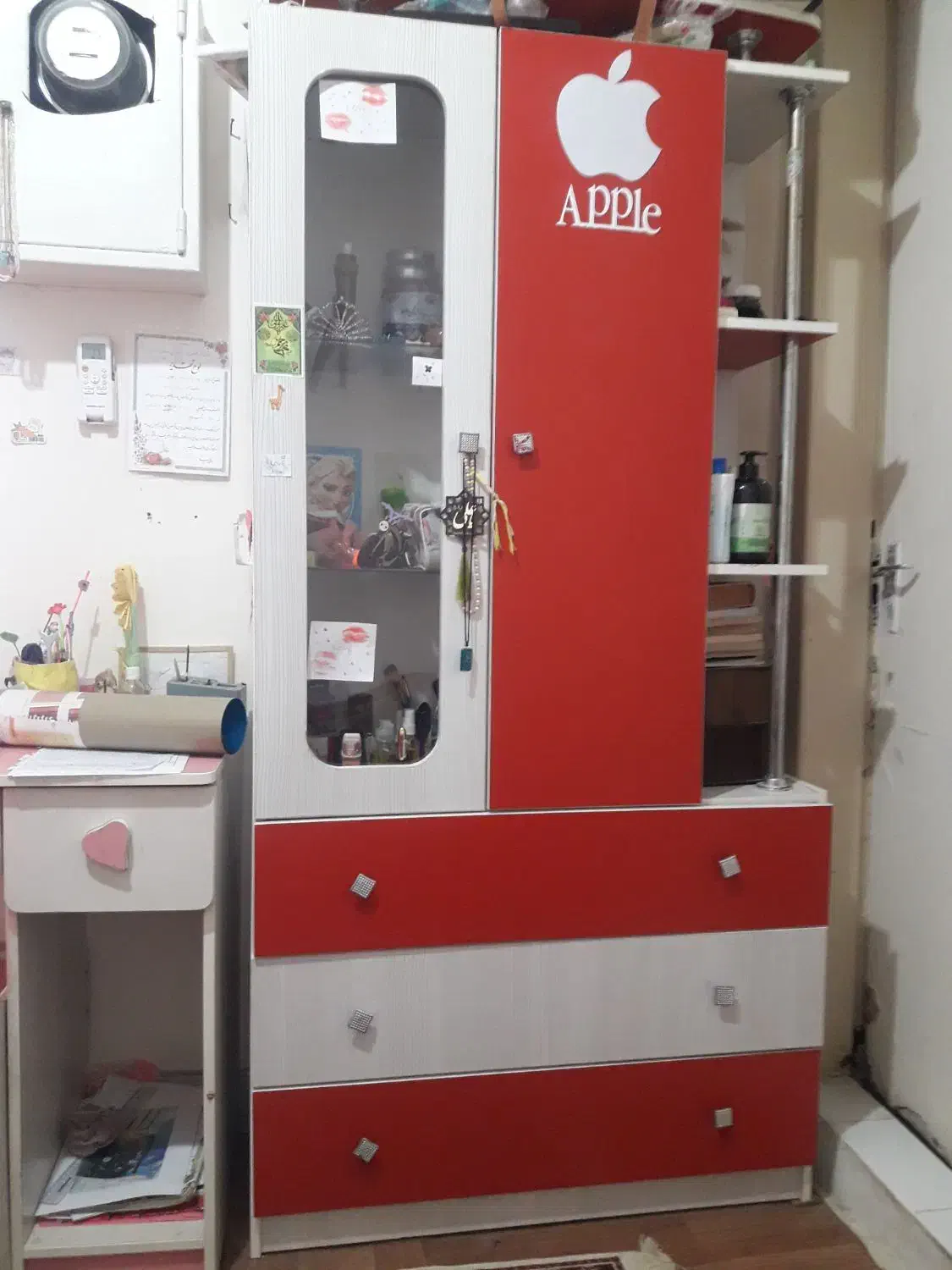 تخت و کمدو میز تحریر|تخت و سرویس خواب|تهران, قصر فیروزه ۲|دیوار