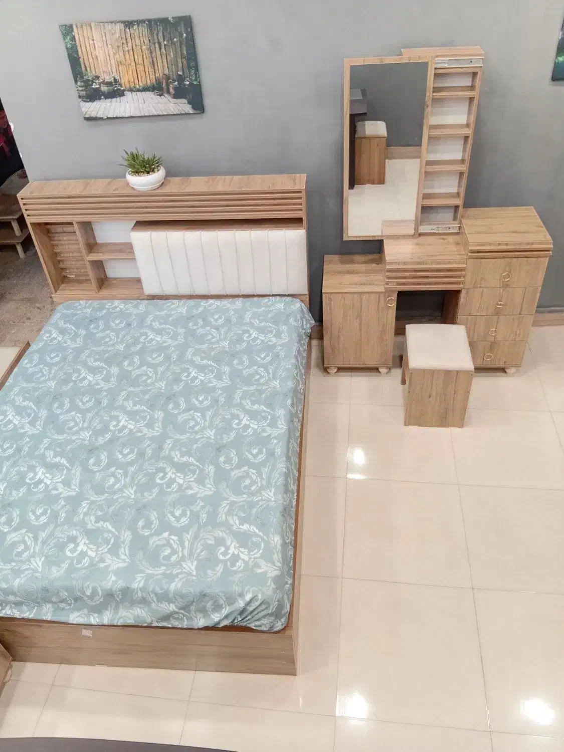 خانواده بزرگ آتی چوب|تخت و سرویس خواب|مشهد, گرجی علیا|دیوار