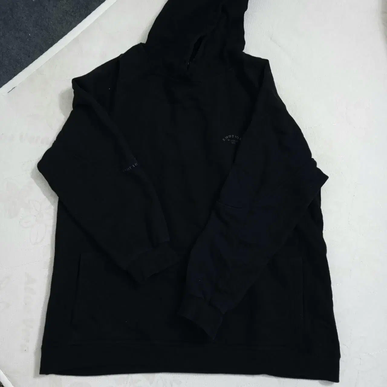 لباس|لباس|گلبهار, شهر جدید گلبهار|دیوار