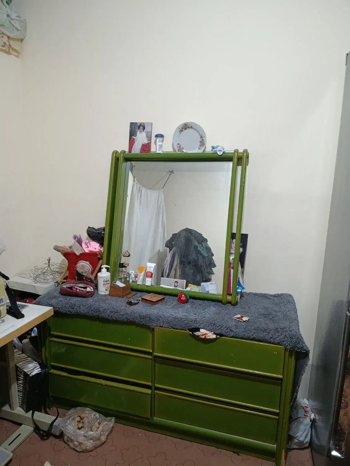 کمد و دراور|جاکفشی، کمد، دراور|شیراز, کوشک میدان|دیوار