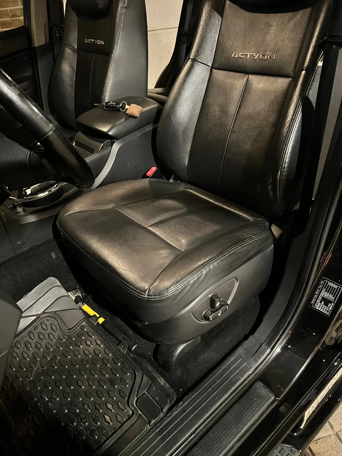 سانک یانگ نیو اکتیون لاکچری 2015 مشکی|خودرو سواری و وانت|تهران, زعفرانیه|دیوار