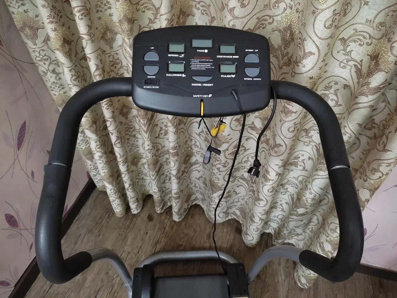 تردمیل|تجهیزات ورزشی|شیراز, شهرک گلدشت حافظ|دیوار