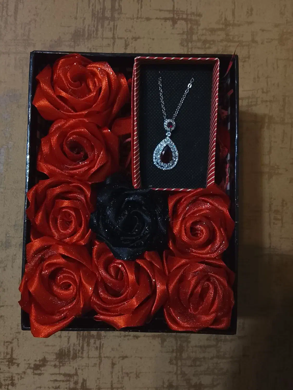 گل ربانی|گل مصنوعی|رشت, پیرکلاچای|دیوار