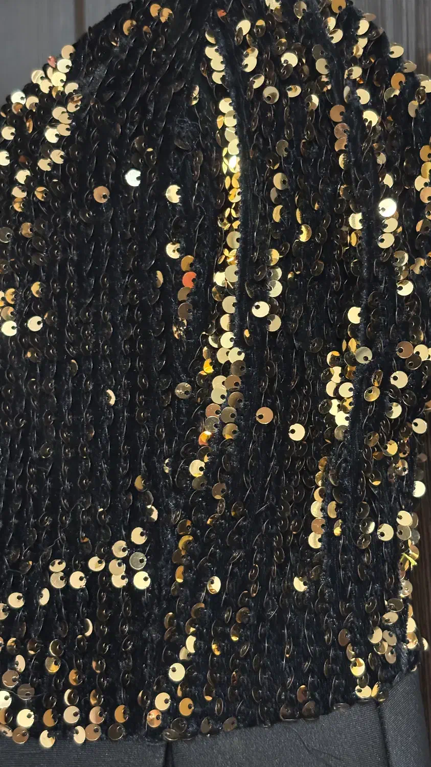 لباس مجلسی|لباس|رشت, امین الضرب|دیوار