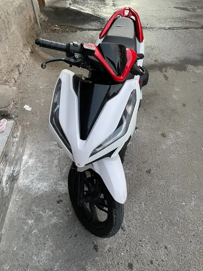 کیلیک|موتورسیکلت|رباط‌کریم, رباط‌کریم|دیوار