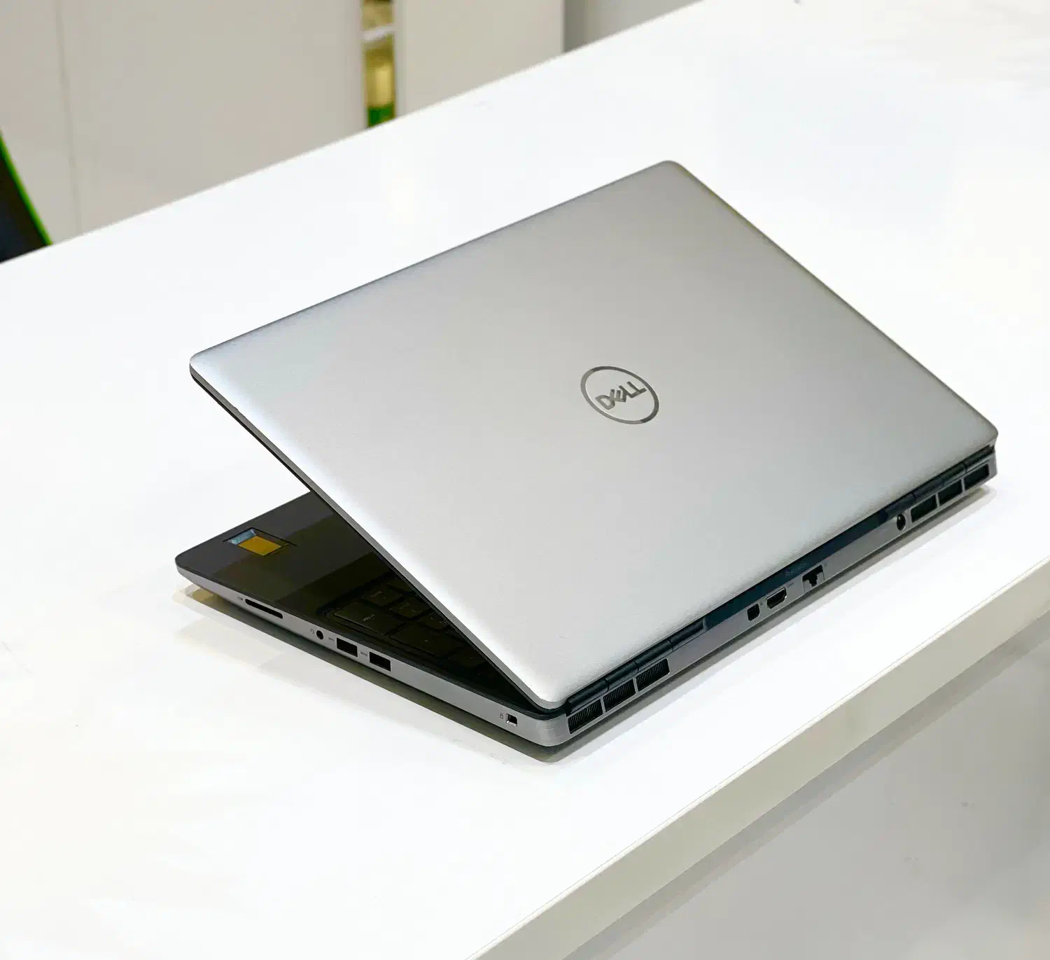 غول گیمینگDell 7550 گرافیک 4گیگ RTX با i7 نسل 10 H|رایانه همراه|شیراز, عفیفآباد|دیوار