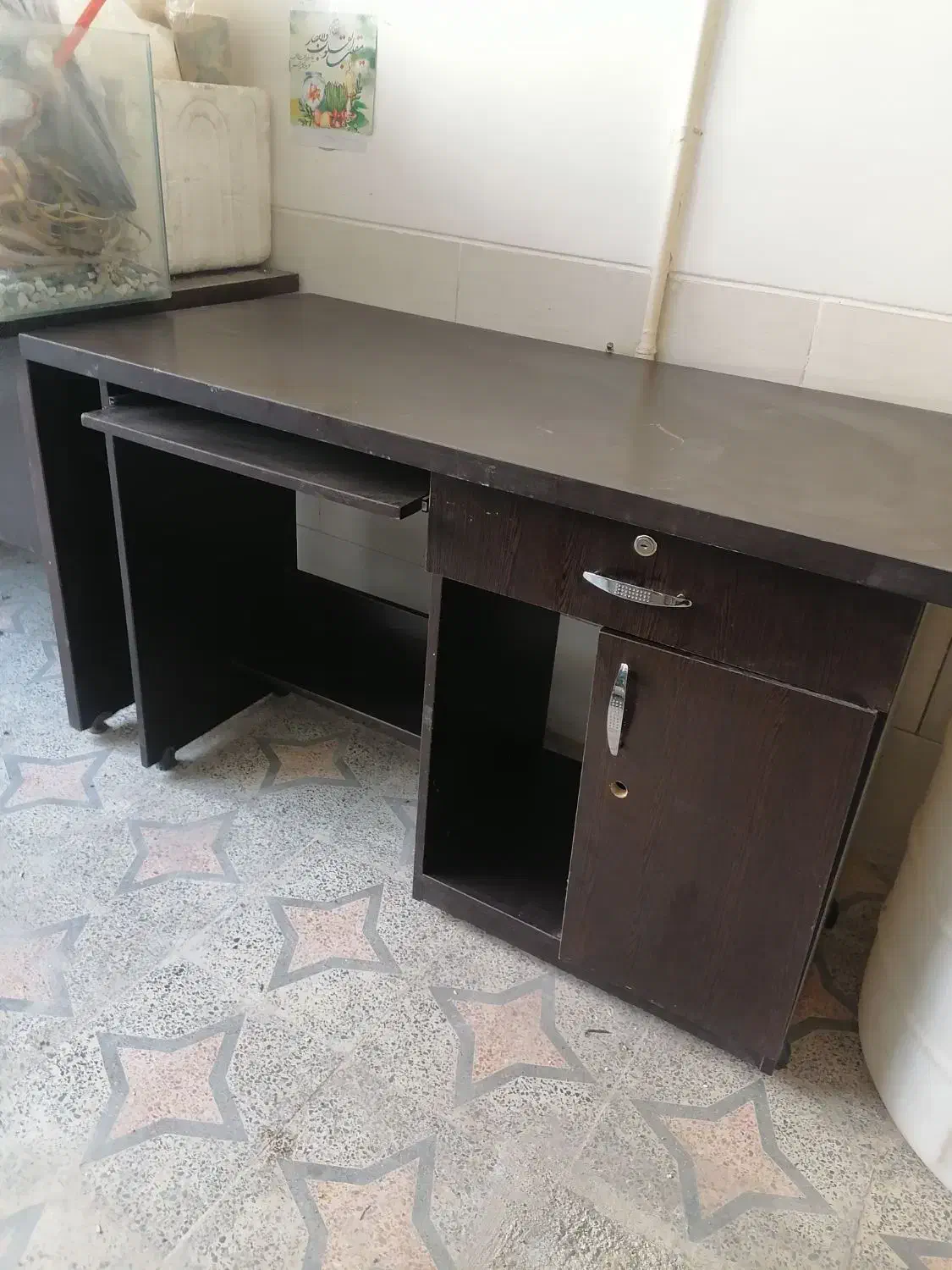 صندلی میزکامپیوتر گل میز|میز تحریر و کامپیوتر|شیراز, کوشک میدان|دیوار