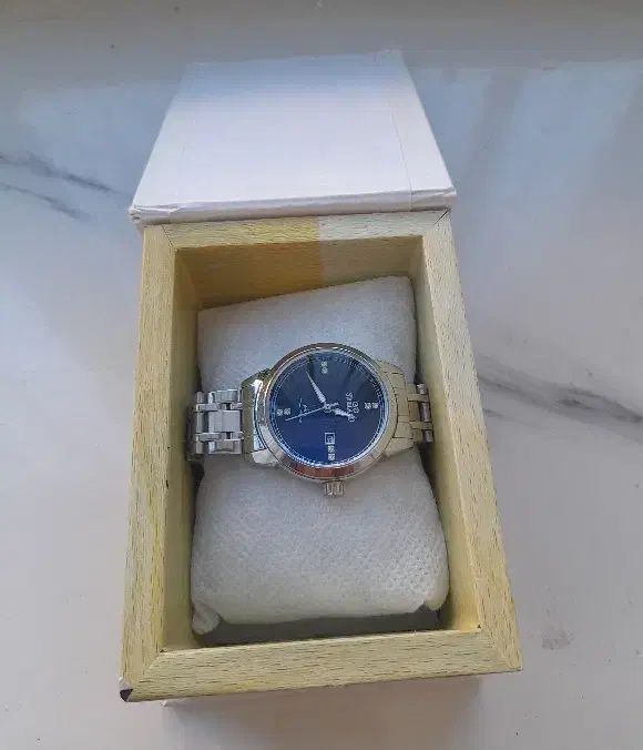 ساعت زنانه رنگ نقره ای|ساعت|سقز, |دیوار