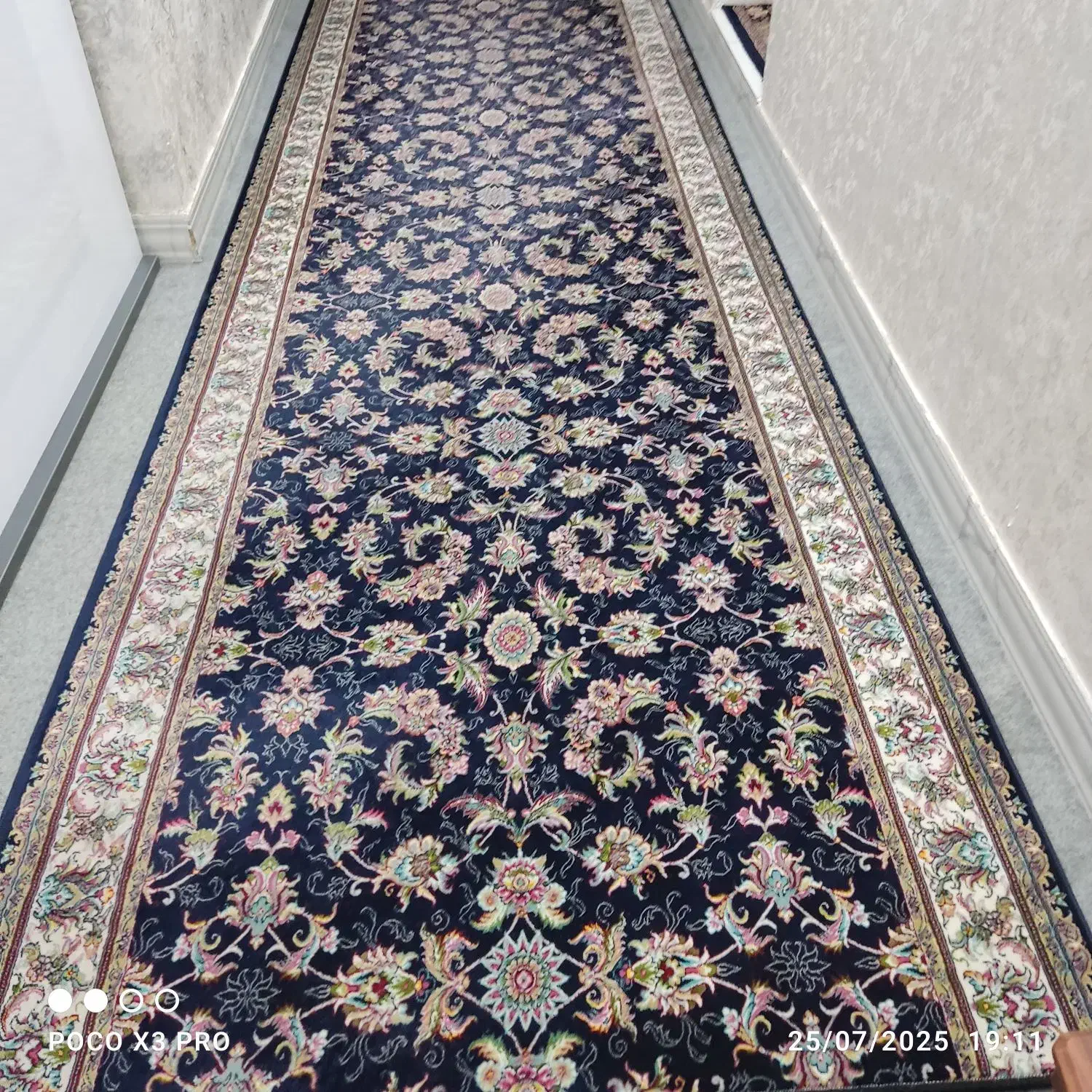 کناره تمیز و سالم|فرش|سیرجان, |دیوار