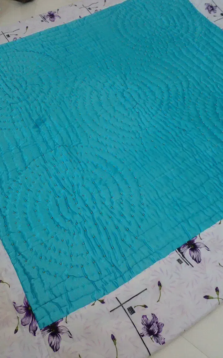 لحاف|رختخواب، بالش، پتو|باغ حلی, |دیوار