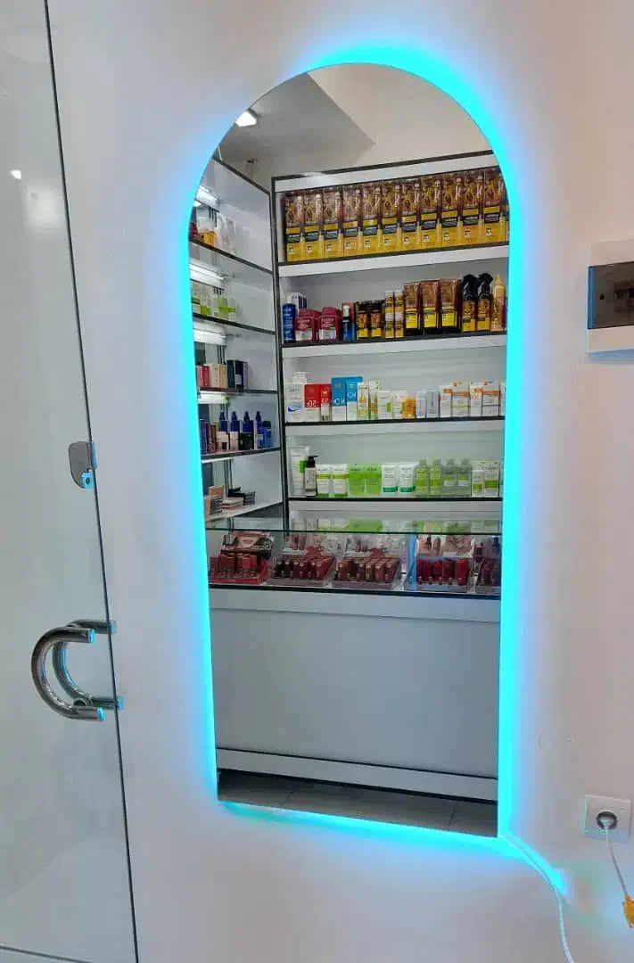 آینه با رنگ آبی آسمانی  همراه با نصب رایگان|آینه|بروجرد, |دیوار