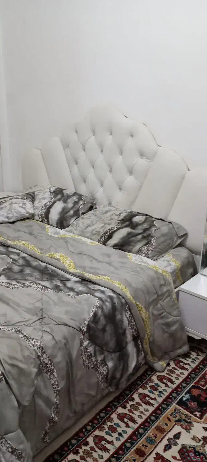 سرویس خواب دونفره|تخت و سرویس خواب|رباط‌کریم, رباط‌کریم|دیوار