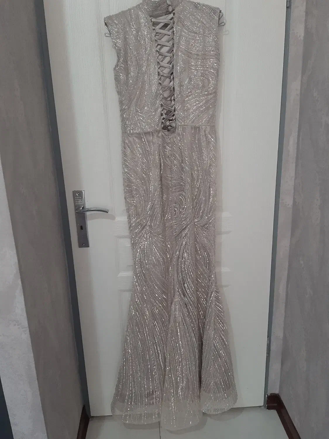 لباس مجلسی|لباس|شهریار, شهریار|دیوار