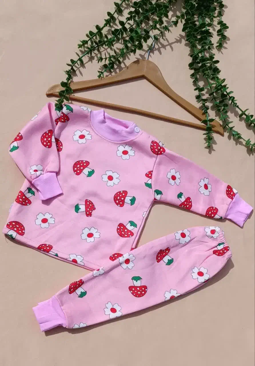 ست بچه گانه|لباس|فردوس (خراسان), |دیوار