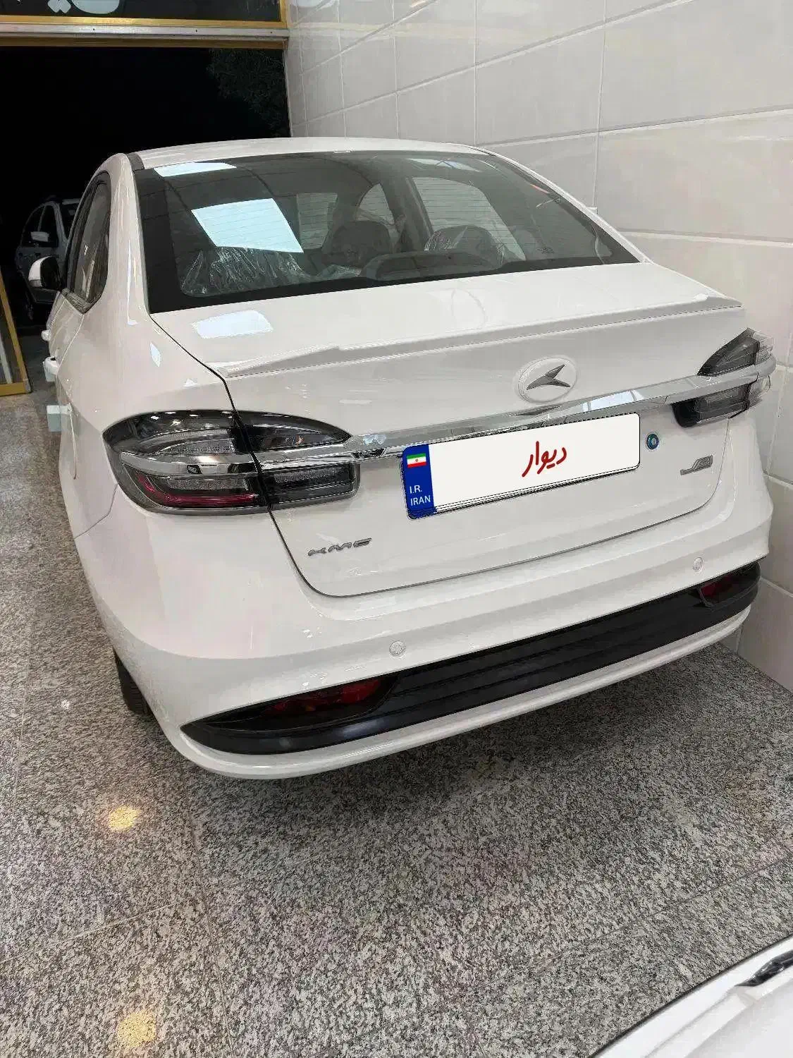 Kmc اقساطی|خودرو سواری و وانت|قم, چهل درخت‎|دیوار