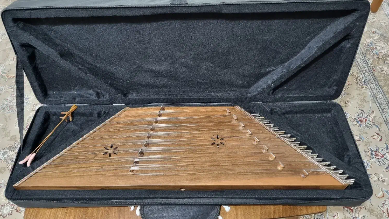 سنتور پوریا|سازهای سنتی|برخوار, |دیوار