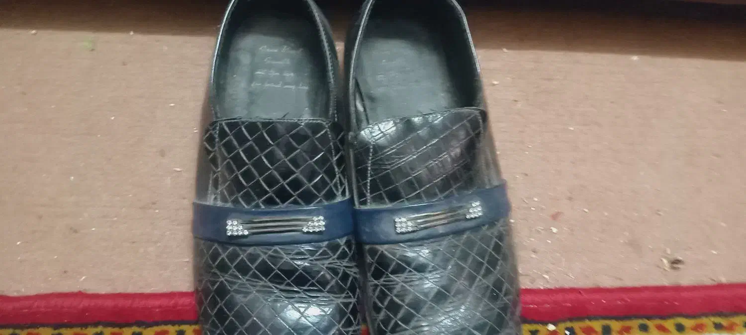 کفش مجلسی استوک سایز۴۳ کف تخت فقط۱۰۰ت|کیف، کفش، کمربند|شیراز, سلطان آباد|دیوار