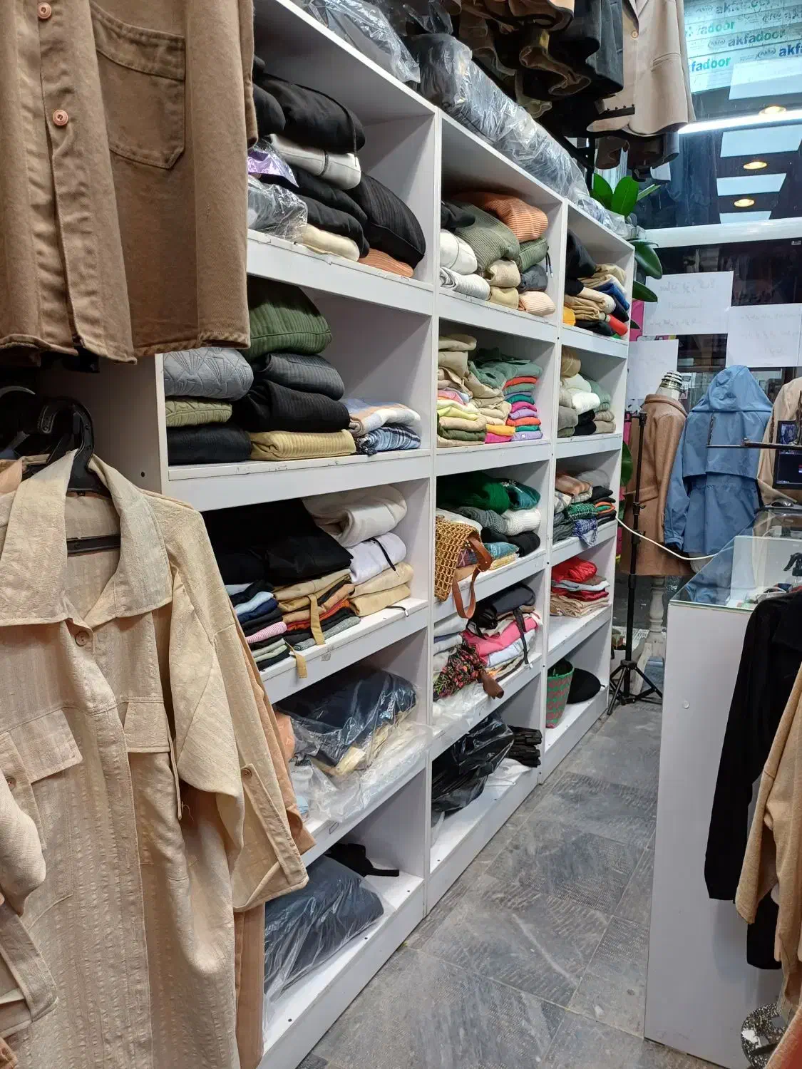 تجهیزات کامل مغازه اتاق پرو MDF قفسه و پیشخوان|فروشگاه و مغازه|رشت, پیرکلاچای|دیوار