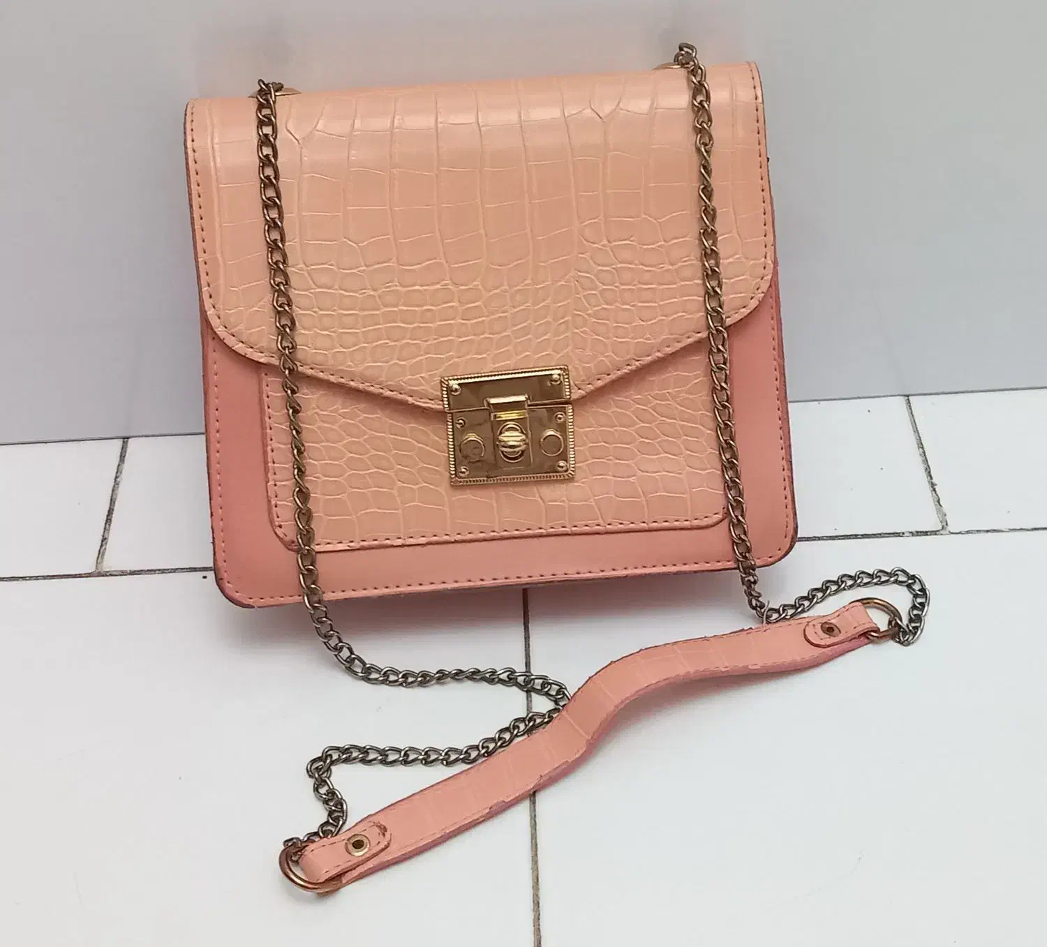 کیف دخترانه وزنانه|کیف، کفش، کمربند|رشت, استقامت ۱|دیوار