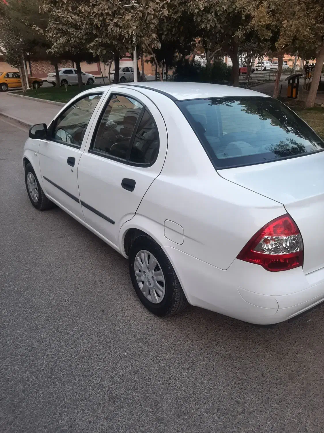 تیبا صندوق‌دار مدل ۱۴۰۰ بسیار کم کار|خودرو سواری و وانت|قم, انسجام|دیوار