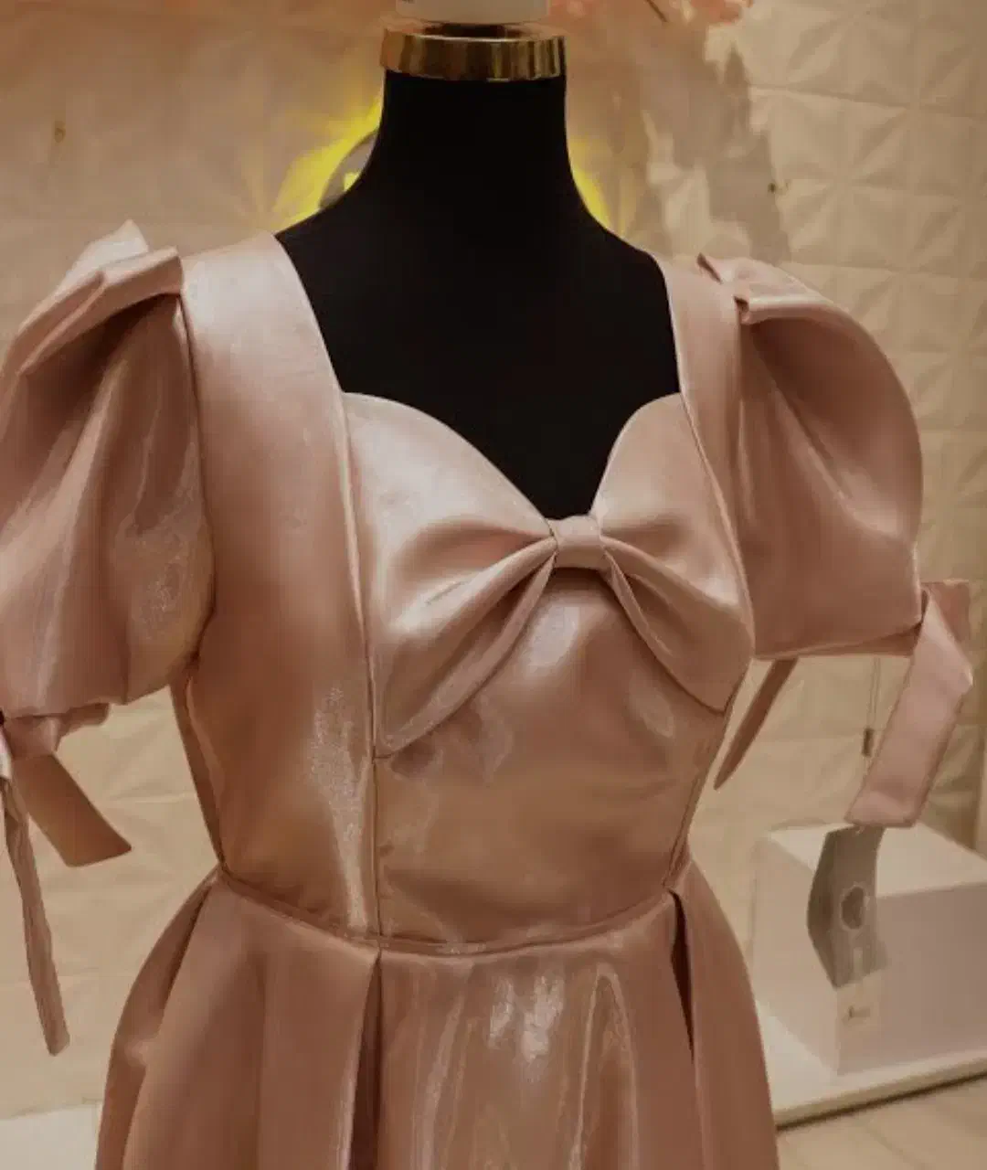 لباس مجلسی|لباس|مزرعه کتول, |دیوار