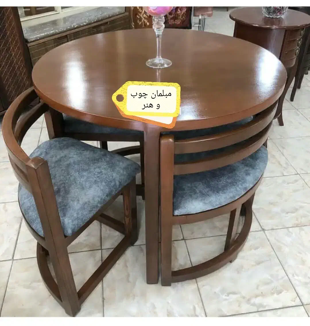 ناهارخوری کم جا|میز و صندلی غذاخوری|لار, |دیوار