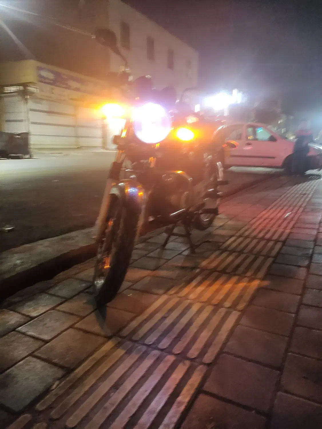 پالس پره ۱۸۰|موتورسیکلت|فردیس, نیروگاه برق|دیوار