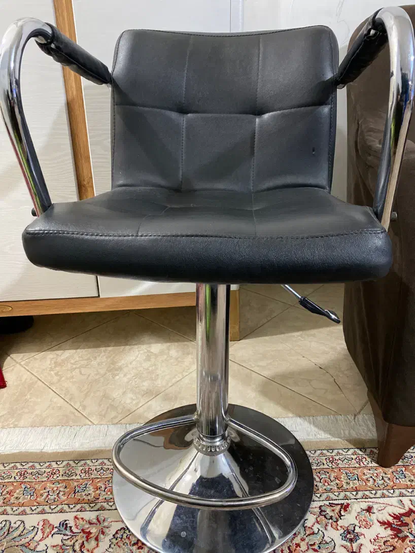 صندلی جک دار چرخشی.صندلی اصلاح.آرایشگری|آرایشگاه و سالن‌های زیبایی|کرمانشاه, |دیوار