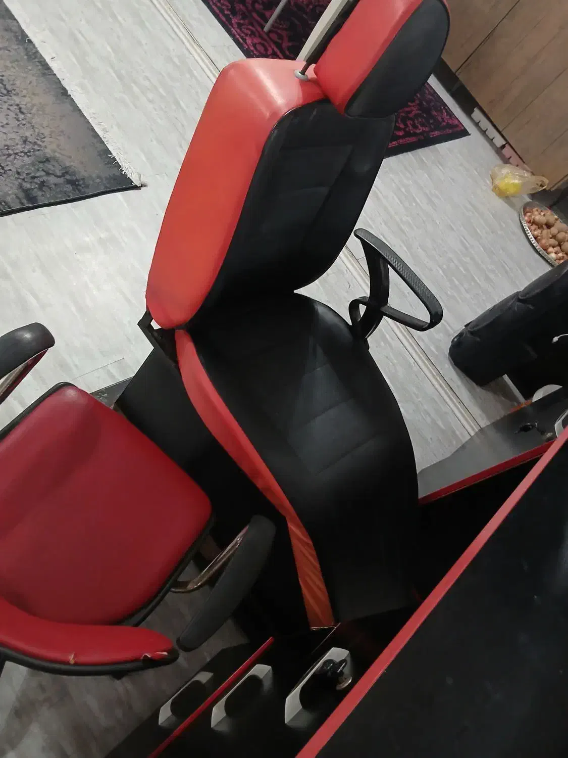 میز آینه و صندلی ست آرایشگاه|آرایشگاه و سالن‌های زیبایی|بندر انزلی, کلیور|دیوار