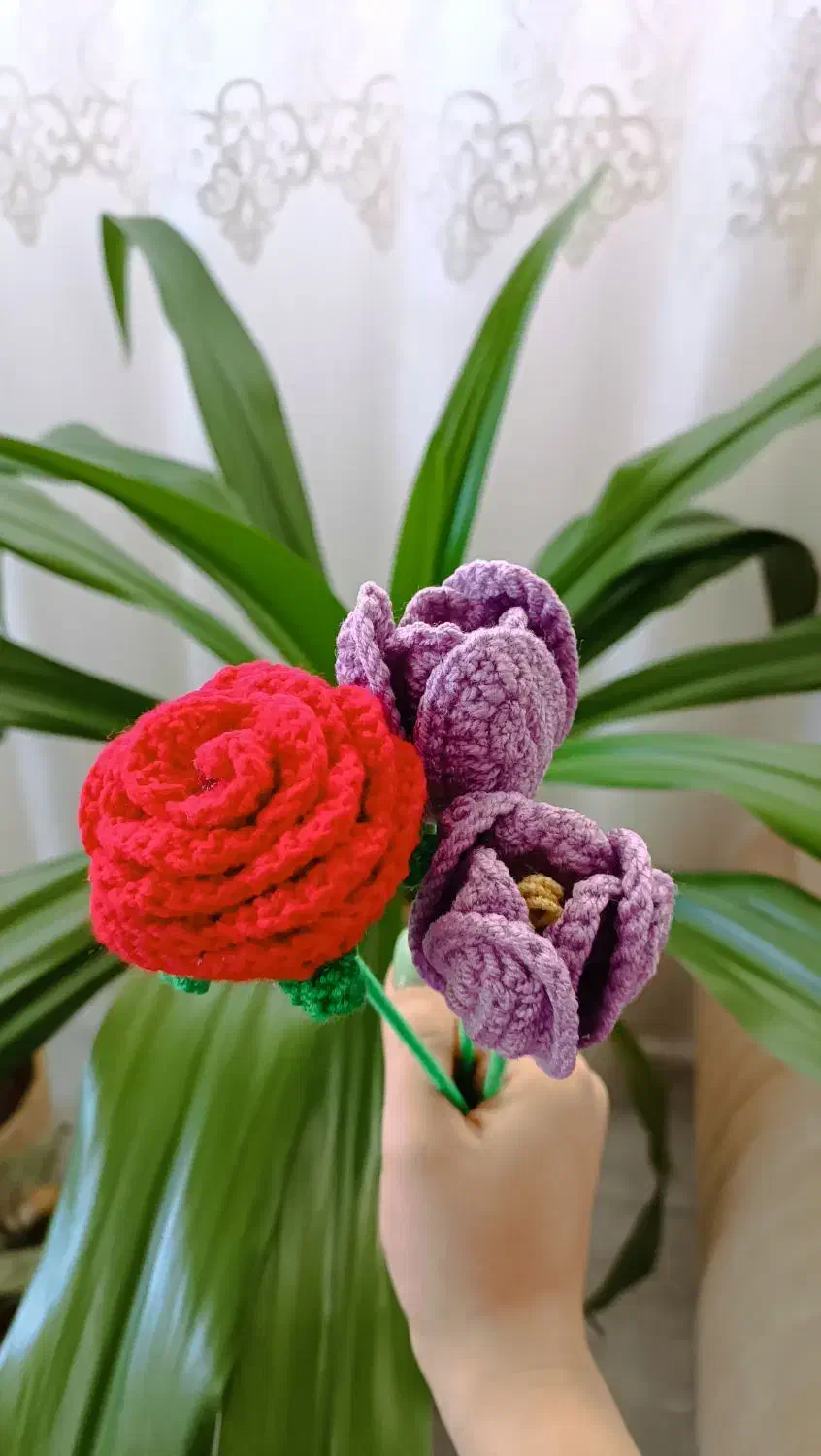 سفارش انواع شاخه گل و دسته گل بافتنی.عمده و تک|گل مصنوعی|شیراز, لاله|دیوار