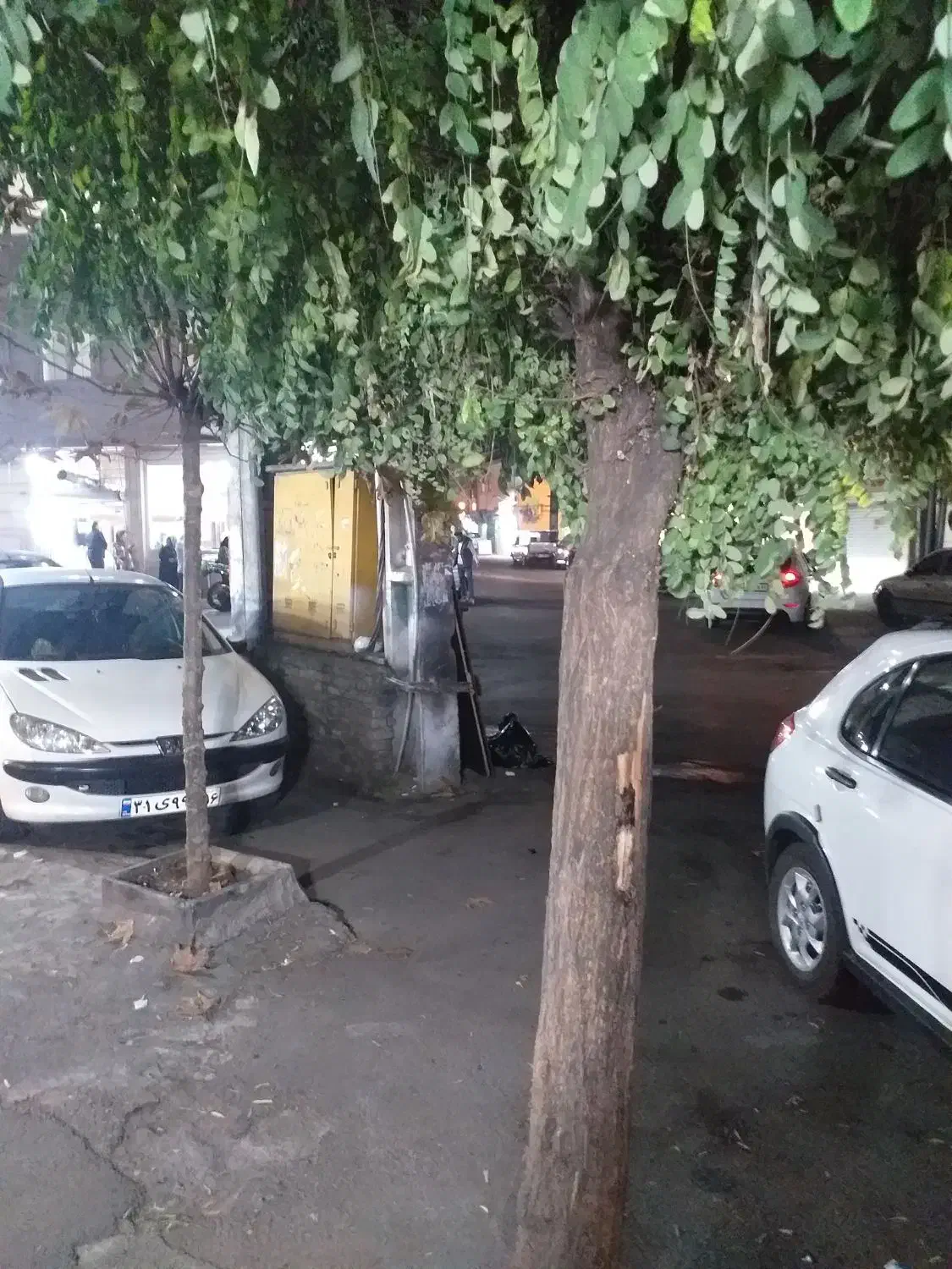 اجارهمغازهدرنوارانروبروینانوایی|اجارهٔ مغازه و غرفه|رشت, حمیدیان|دیوار